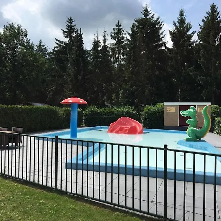 Sfeervol In Bosrijke Omgeving Chalet