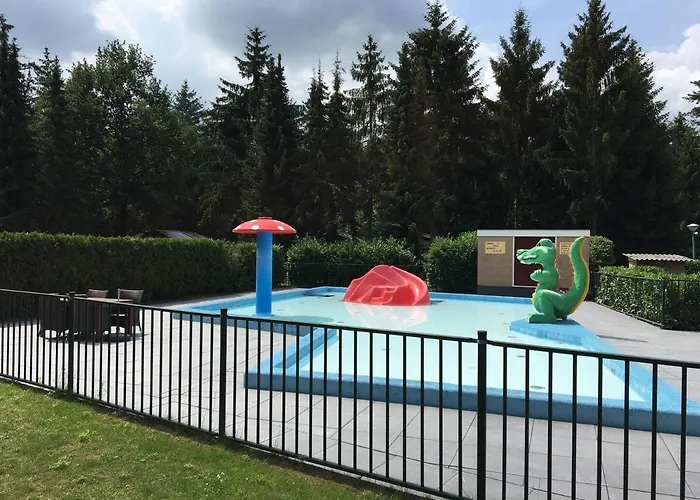 Sfeervol In Bosrijke Omgeving Chalet